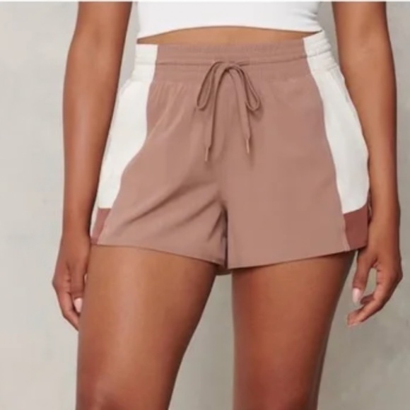 Abercrombie & Fitch Pants - Abercrombie & Fitch YPB motion TEK High Rise Lined Workout Short